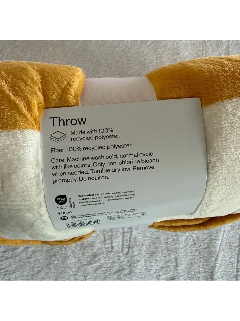 Room Essentials NEW 50 x 60 Plush Throw